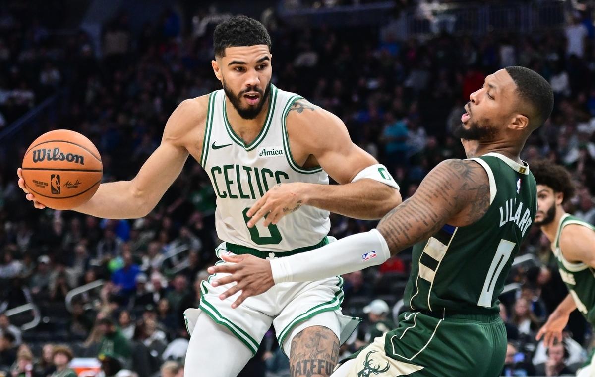 曼联强势横扫塔图姆晋级半决赛,状态火热! 曼联强势横扫塔图姆晋级半决赛,状态火热!